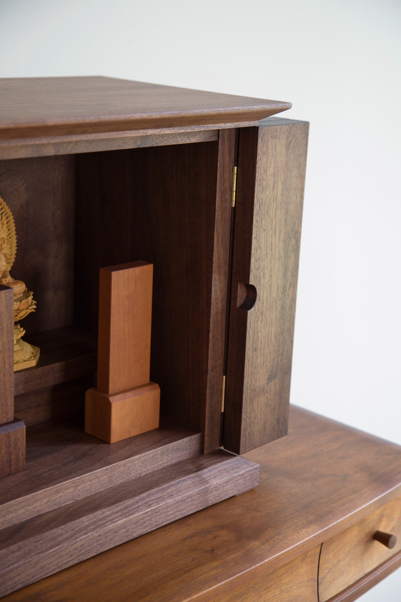 シンプルなデザイン　オーダーメイドの小型仏壇