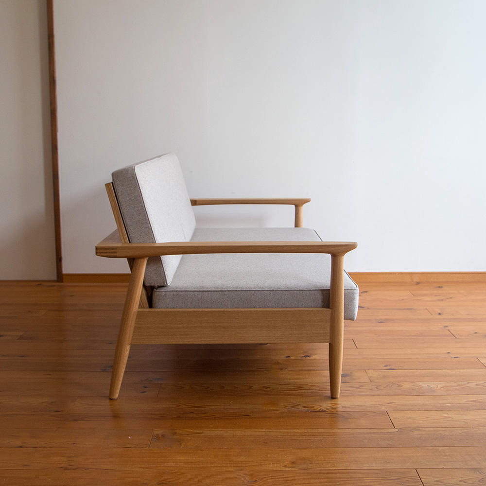 170cm�̃\�t�@�@�N�b�V�����̓O���[�@����S�n�͍d��