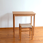 ����80cm�̊ۑ��f�X�N�@�`�F���[