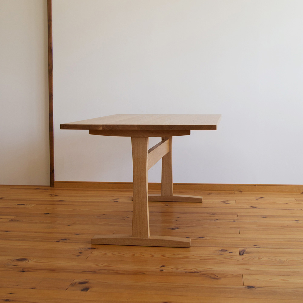 ナラ材のダイニングテーブル5273(140×85㎝）・T-186 家具工房クラポ