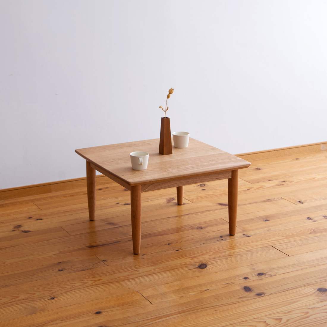 チェリー無垢材　オーダーメイドの小さなローテーブル 65×65cm