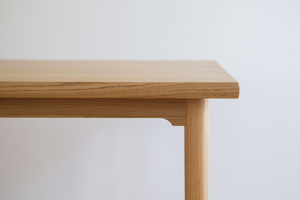 特注家具　ナラ材のテーブル　柾目板　オイルフィニッシュ