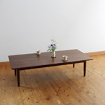 ウォールナットのローテーブル（丸脚の座卓）　（150×75cm）